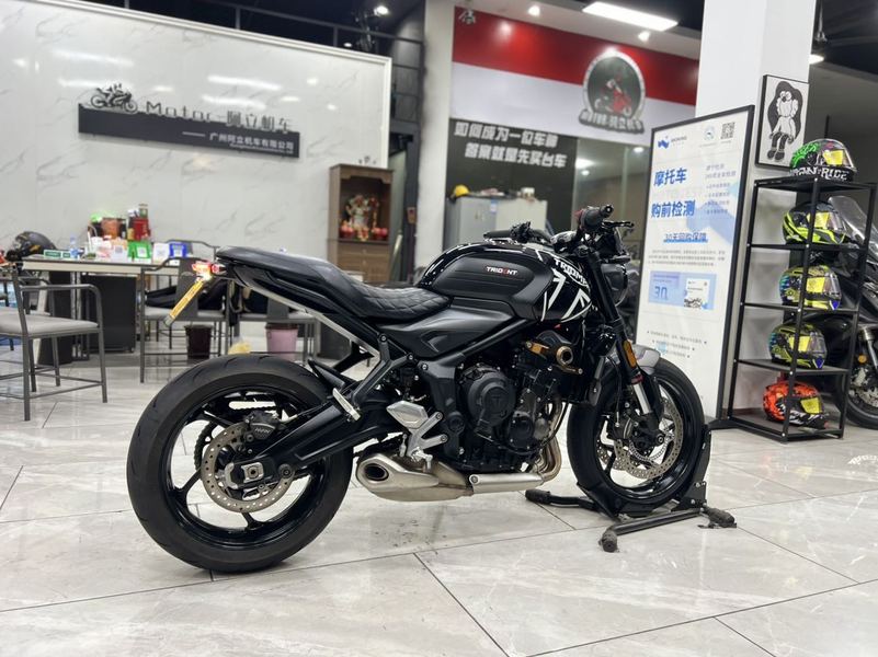 二手凯旋Trident 660