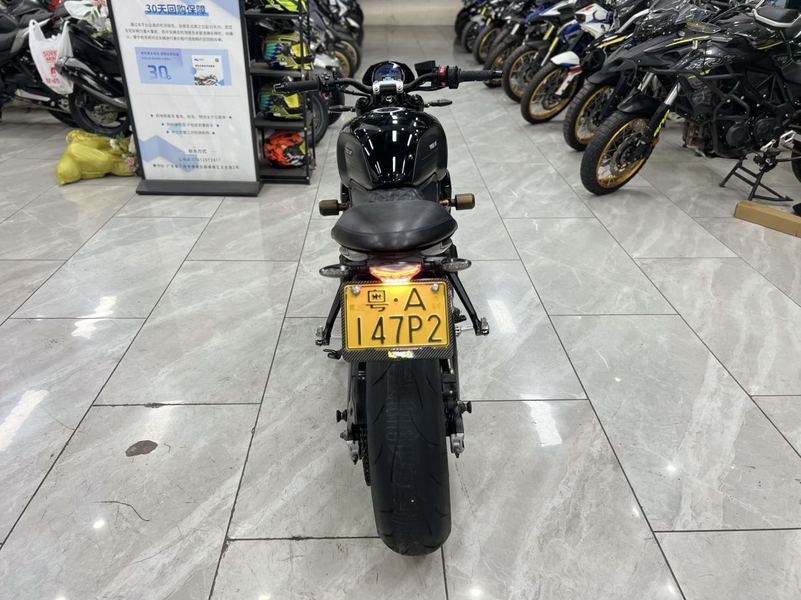 二手凯旋Trident 660