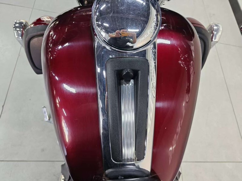 二手哈雷戴维森旗舰滑翔  Limited