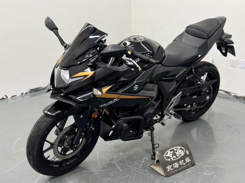 二手豪爵铃木GSX250R