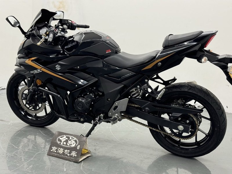 二手豪爵铃木GSX250R