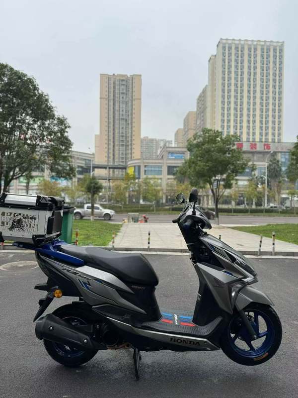 二手新大洲本田裂行 RX125Fi