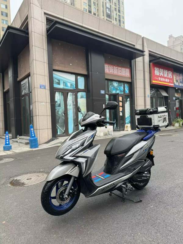 二手新大洲本田裂行 RX125Fi