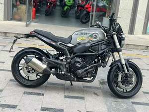 二手贝纳利幼狮 Leoncino 800