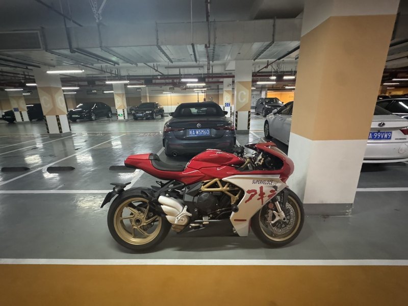 二手奥古斯塔Superveloce 800