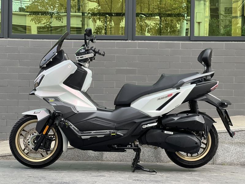 二手三阳哈士奇 Husky ADV300