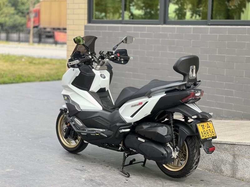 二手三阳哈士奇 Husky ADV300