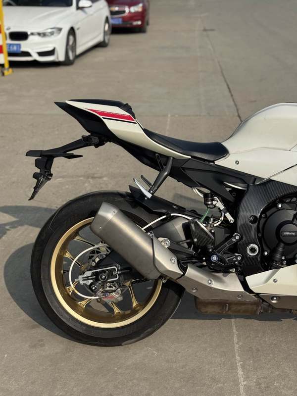 二手雅马哈YZF-R1