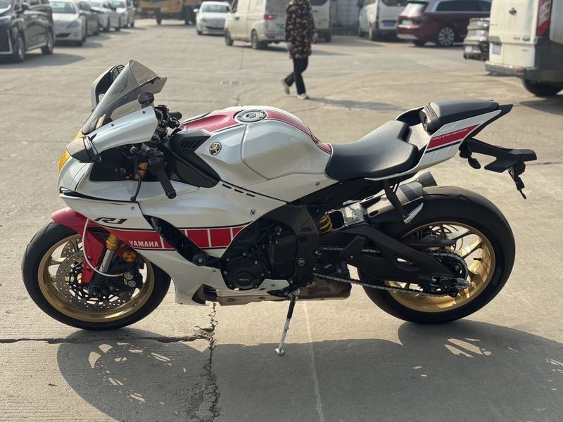 二手雅马哈YZF-R1
