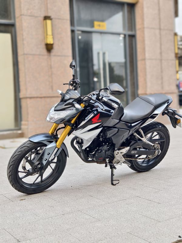 二手五羊本田CB190R 暴锋眼