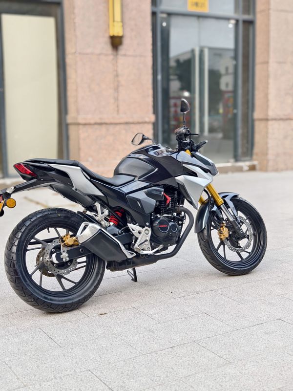 二手五羊本田CB190R 暴锋眼