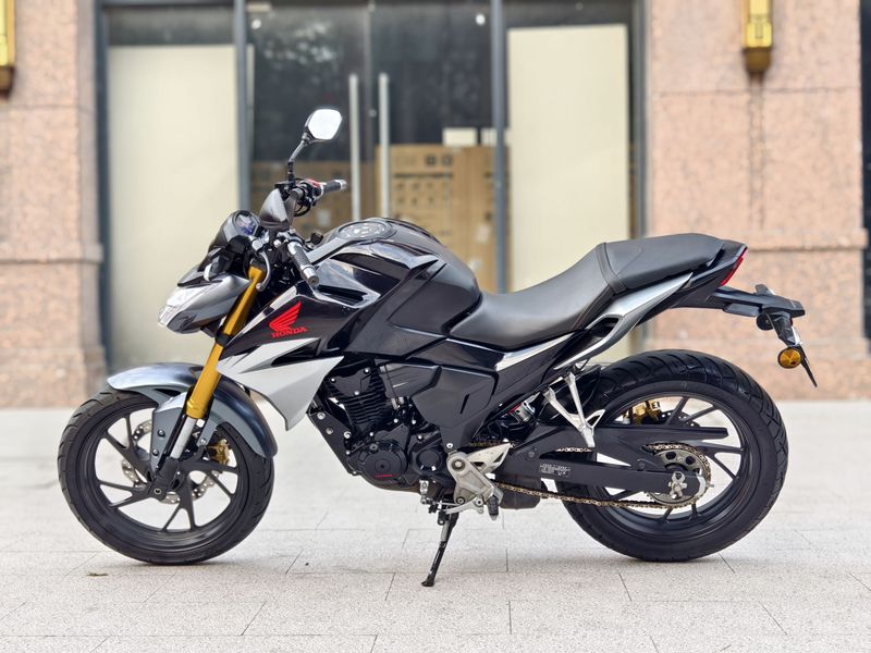 二手五羊本田CB190R 暴锋眼