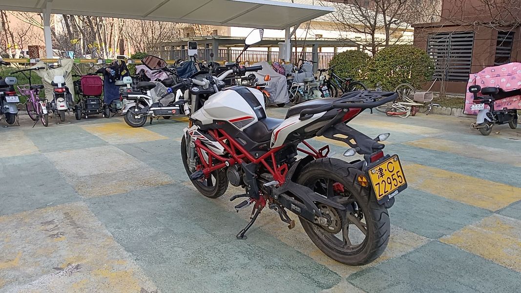 二手贝纳利红宝龙 TNT150i