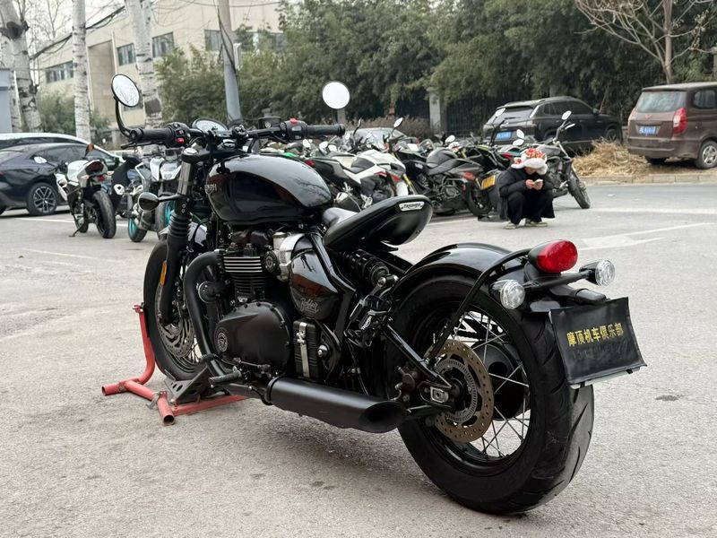 二手凯旋Bonneville Bobber