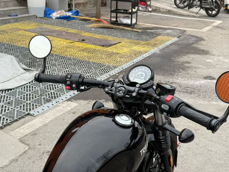 二手凯旋Bonneville Bobber