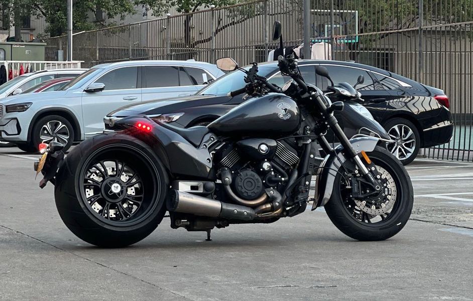 二手香帅金刚狼800S