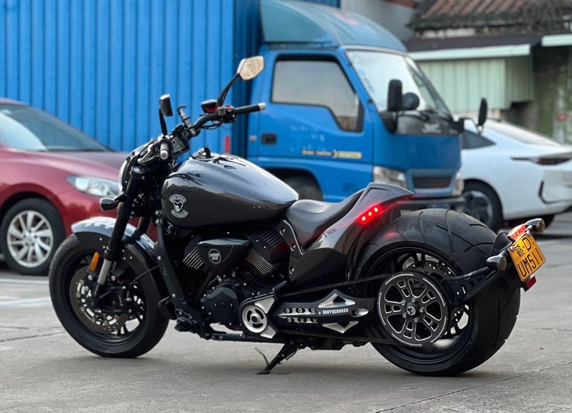 二手香帅金刚狼800S