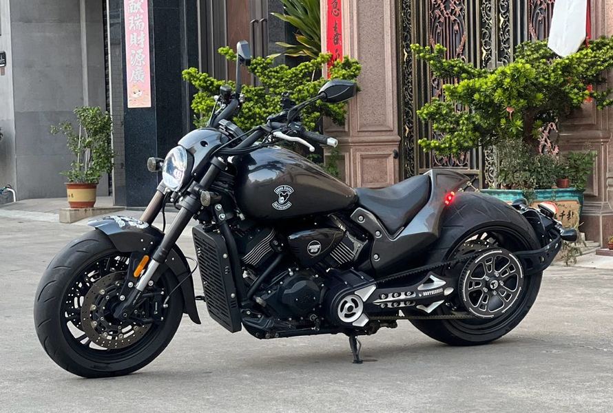 二手香帅金刚狼800S