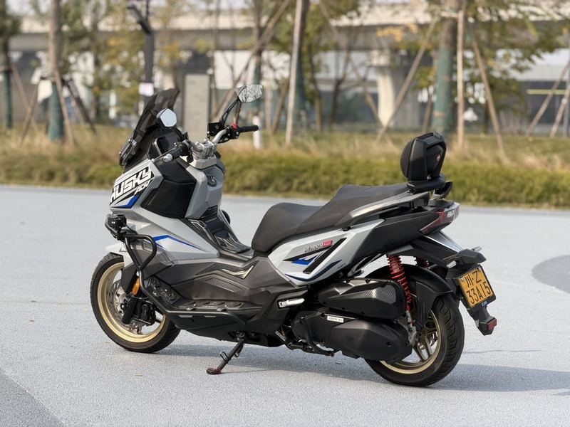 二手三阳哈士奇 Husky ADV300