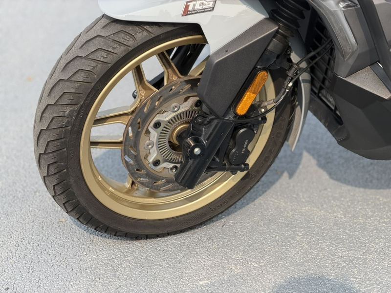 二手三阳哈士奇 Husky ADV300