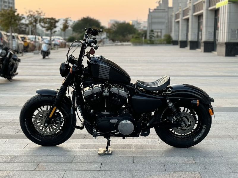 二手哈雷戴维森1200 Custom