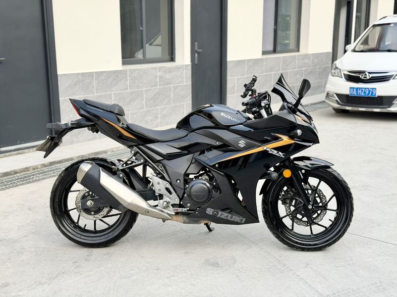 二手豪爵铃木GSX250R