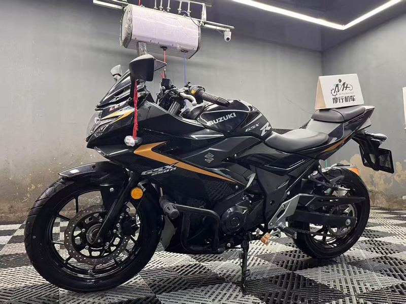 二手豪爵铃木GSX250R
