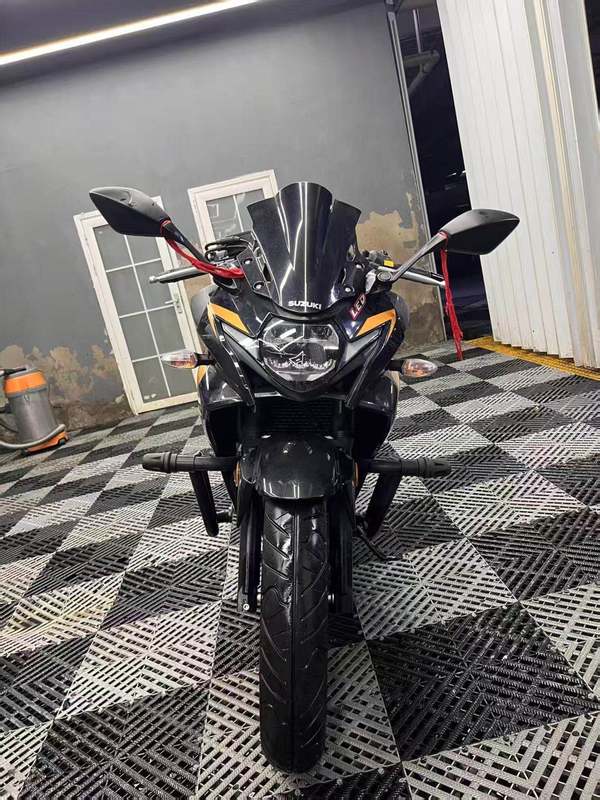 二手豪爵铃木GSX250R