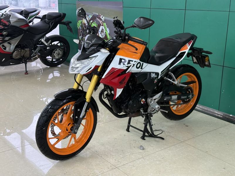 二手五羊本田CB190R 暴锋眼