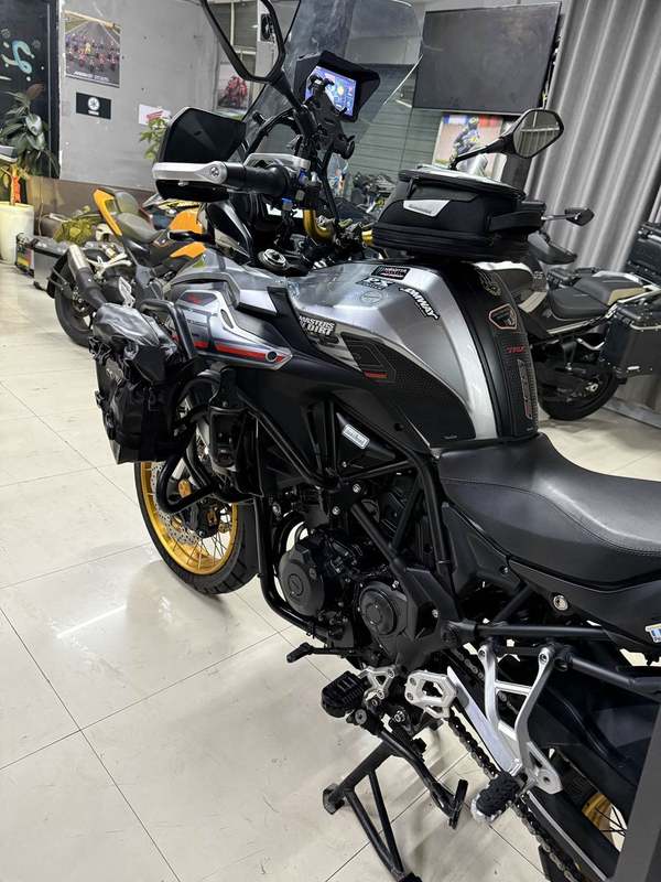 二手贝纳利TRK552