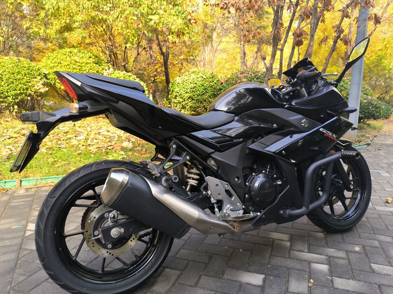 二手豪爵铃木GSX250R