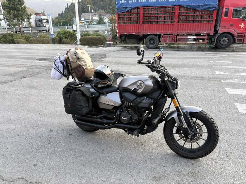 二手贝纳利哈伦252