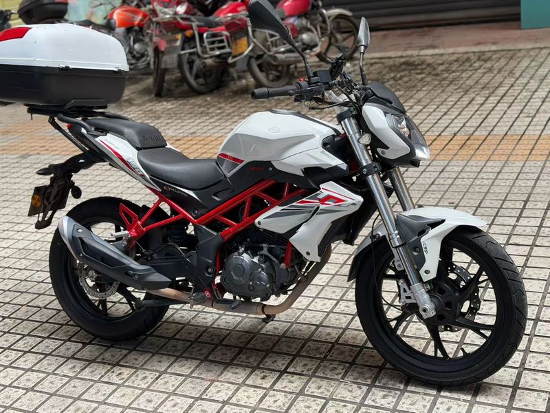 二手贝纳利红宝龙 TNT150i