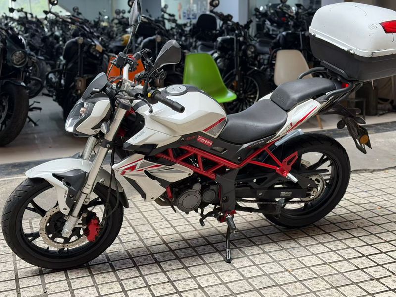 二手贝纳利红宝龙 TNT150i