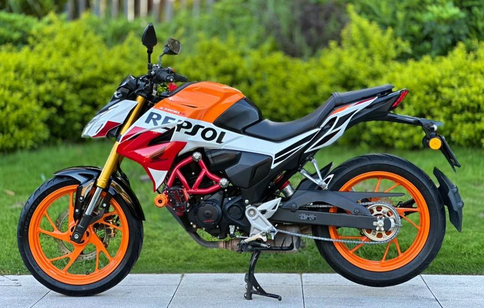 二手五羊本田CB190R 暴锋眼