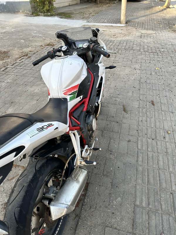 二手贝纳利龙卷风 Tornado 302R