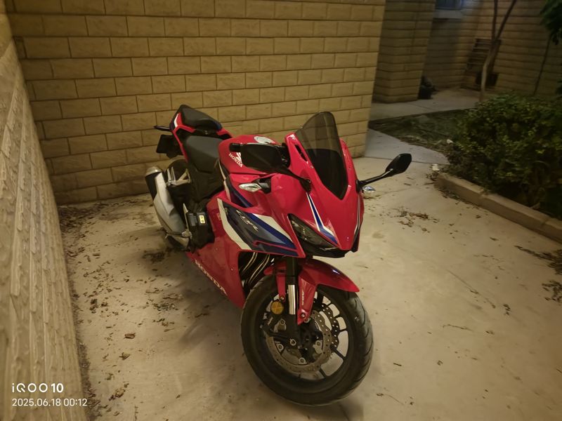 二手本田CBR400R