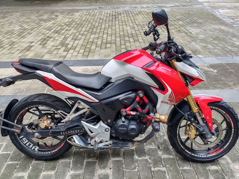 二手五羊本田CB190R 暴锋眼