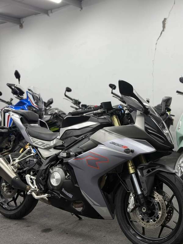 二手贝纳利龙卷风 Tornado 302R