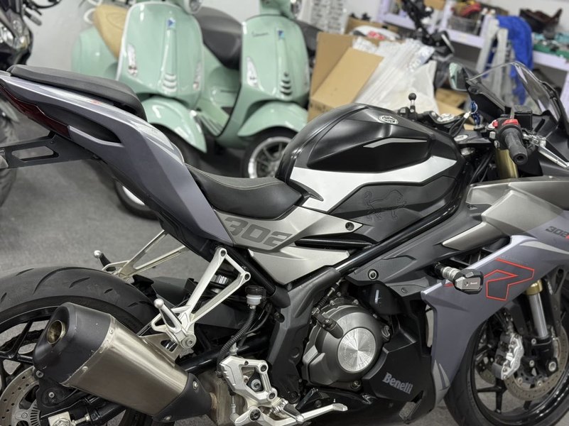 二手贝纳利龙卷风 Tornado 302R