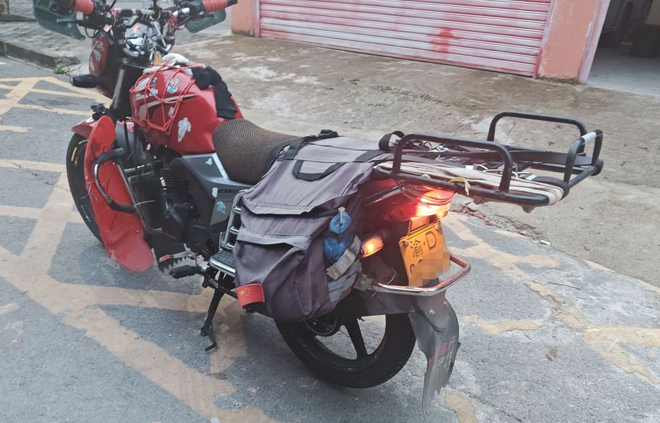 二手五羊本田CB150S雄帅