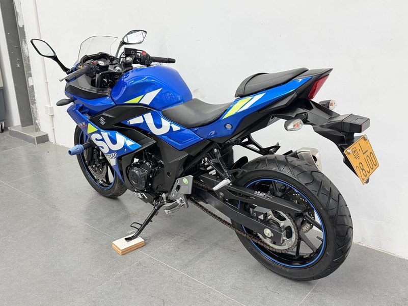二手豪爵铃木GSX250R