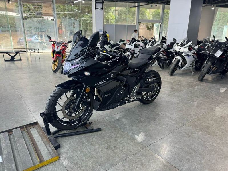 二手豪爵铃木GSX250R