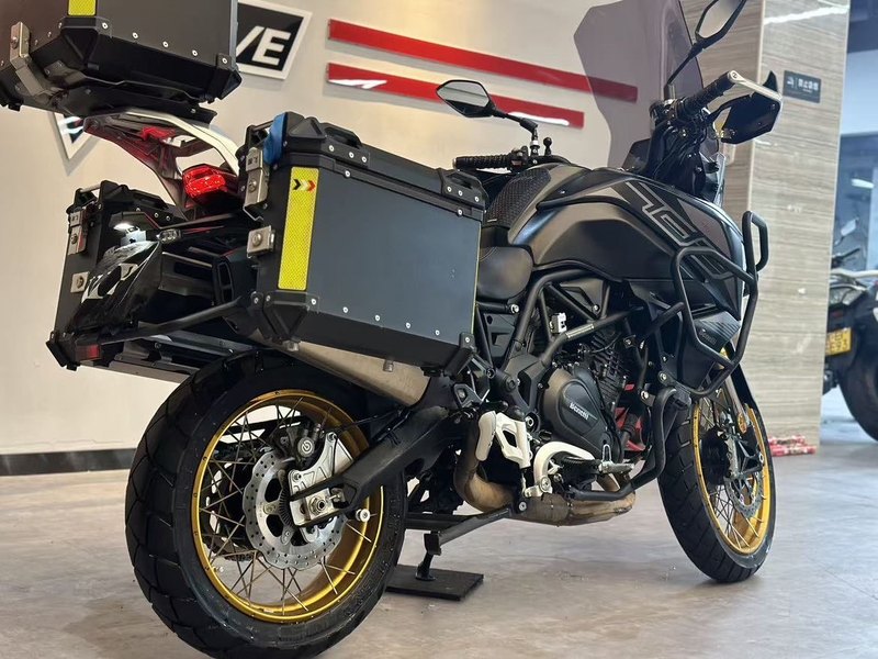 二手贝纳利TRK702