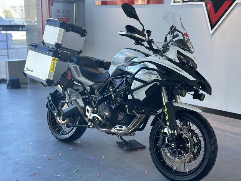 二手贝纳利金鹏 TRK502