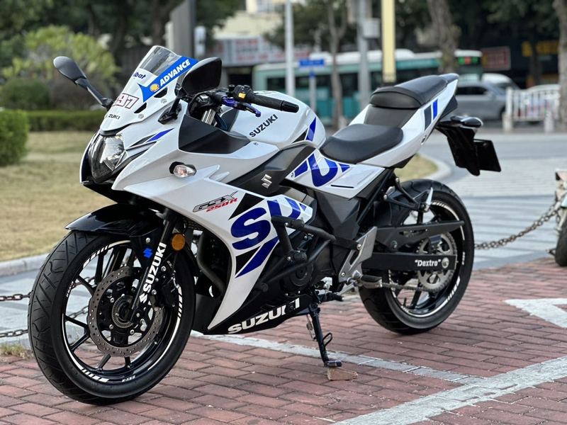 二手豪爵铃木GSX250R
