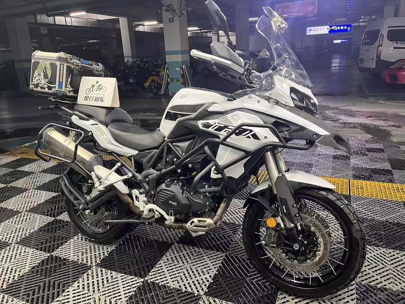 二手贝纳利金鹏 TRK502