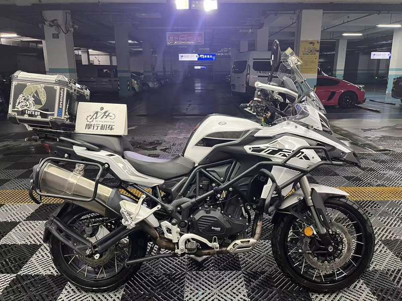 二手贝纳利金鹏 TRK502