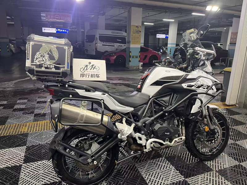 二手贝纳利金鹏 TRK502