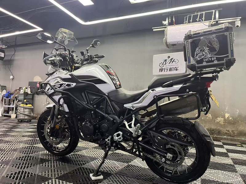 二手贝纳利金鹏 TRK502